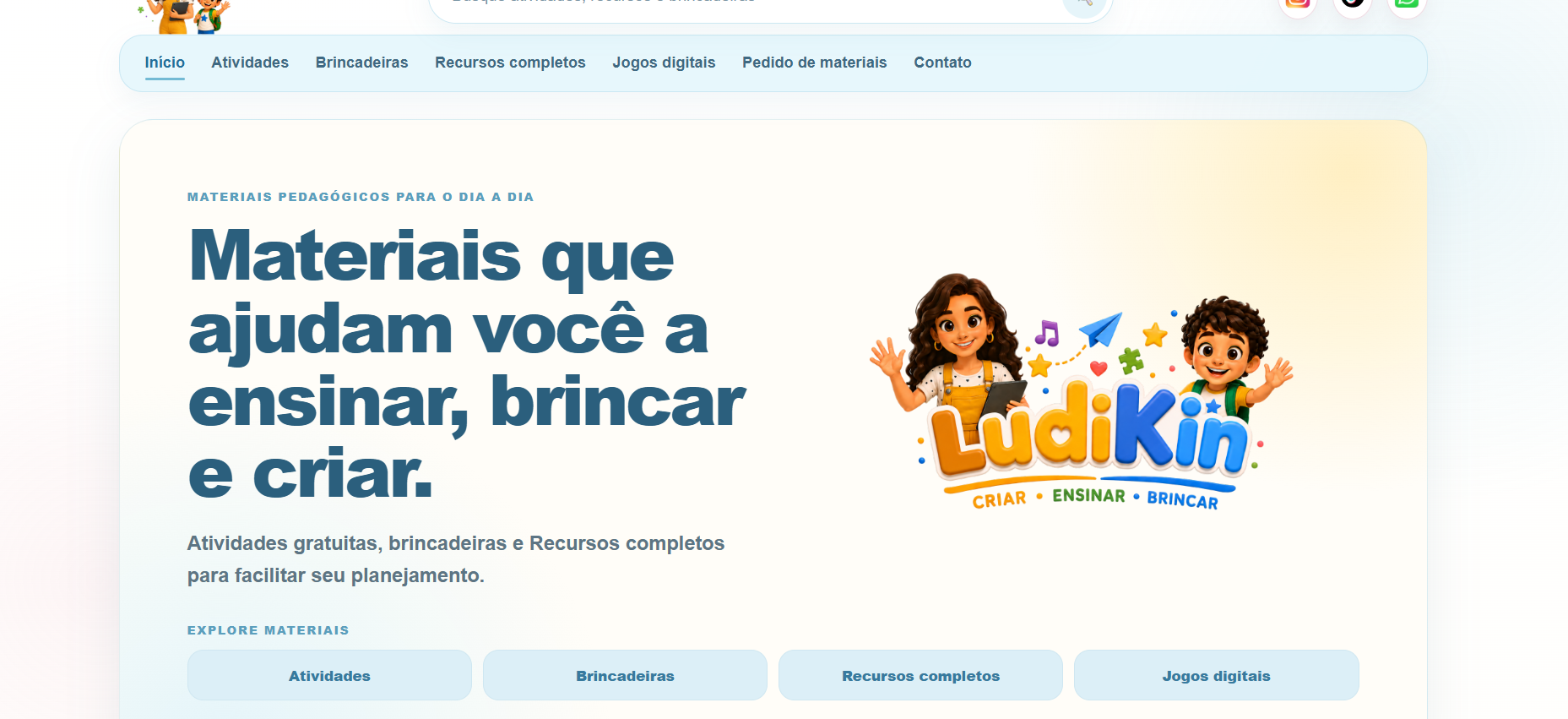 Home real do LudiKin, com a marca colorida e materiais para ensinar, brincar e criar.